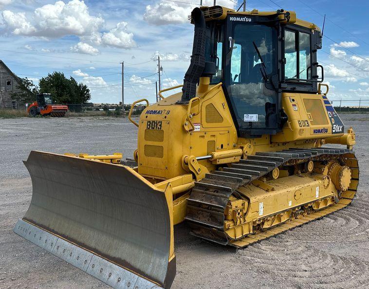 2023 Komatsu D51EX-24